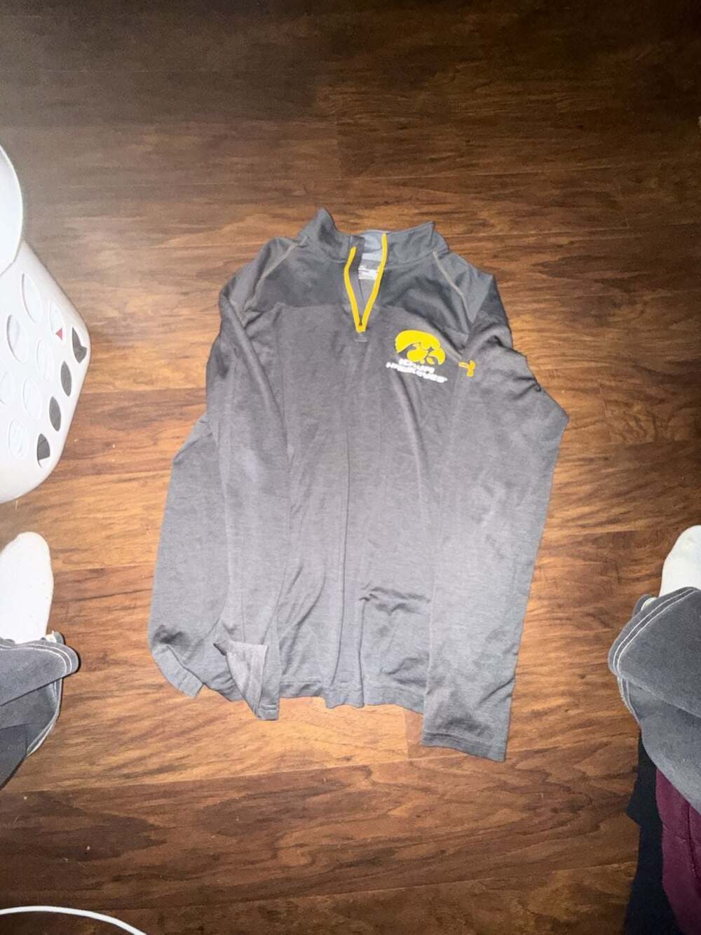 Under Armour Iowa Hawkeyes HeatGear Loose Fit 1/4 Zip Pullover